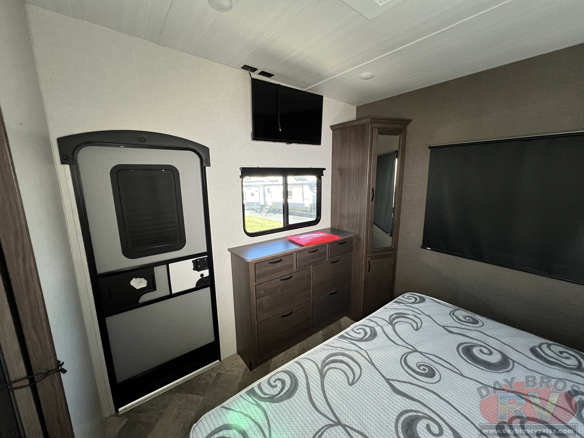 2021 Winnebago Voyage Fifth Wheel
