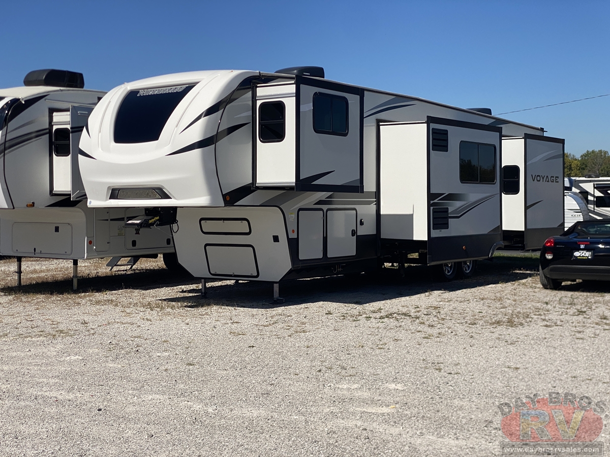 2021 Winnebago Voyage Fifth Wheel