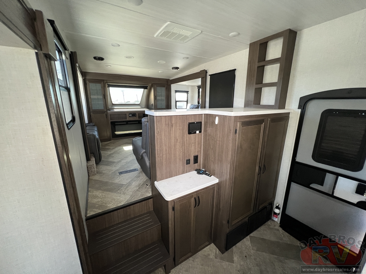 2021 Winnebago Voyage Fifth Wheel