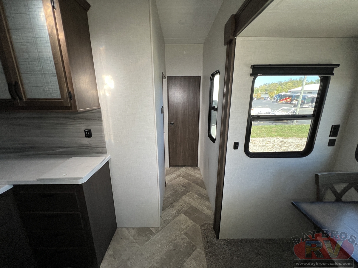 2021 Winnebago Voyage Fifth Wheel