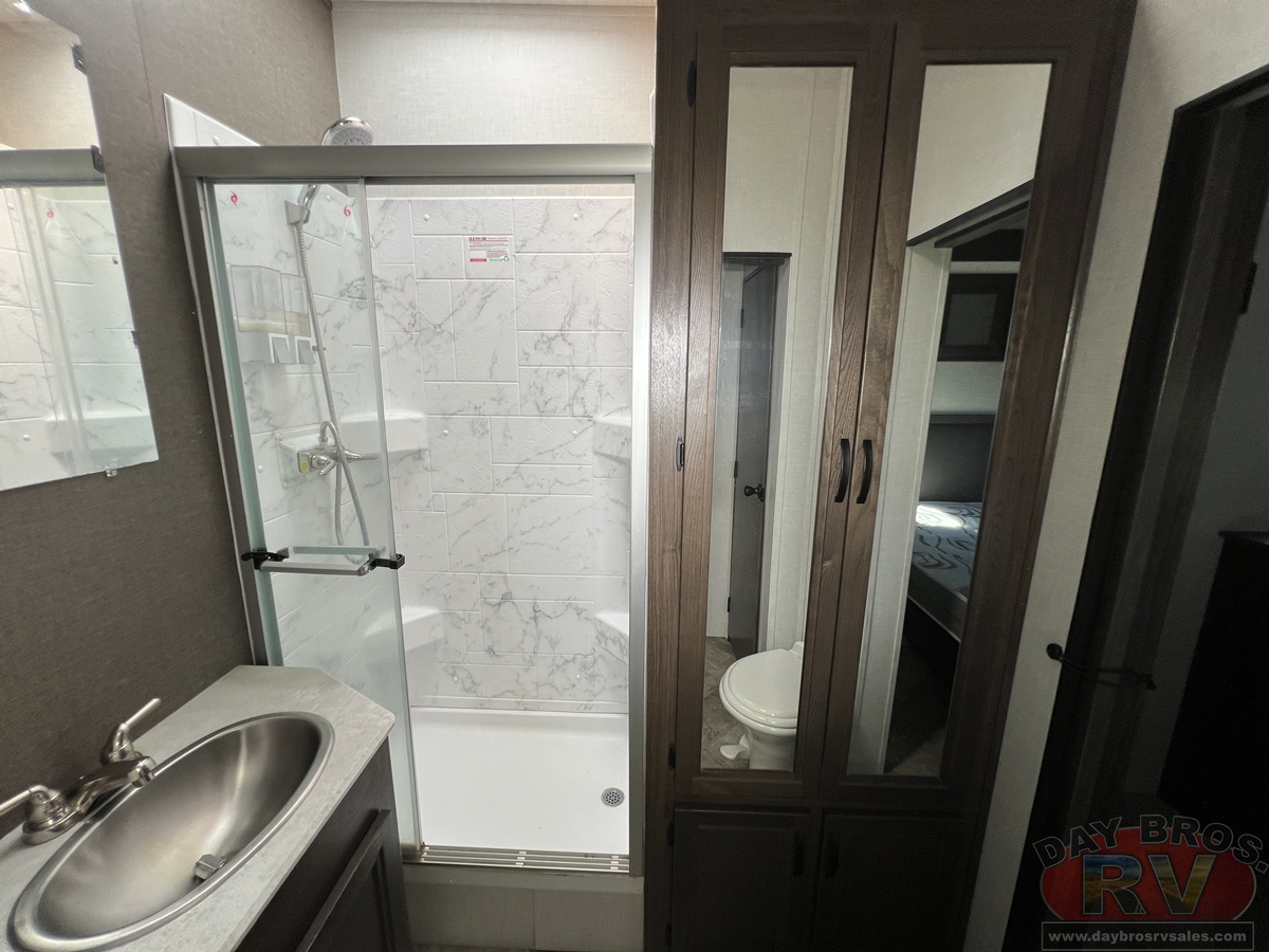 2021 Winnebago Voyage Fifth Wheel