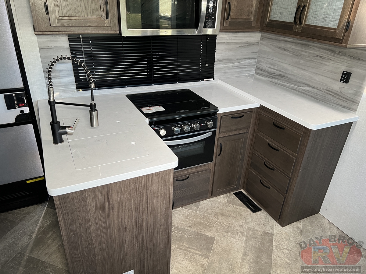 2021 Winnebago Voyage Fifth Wheel