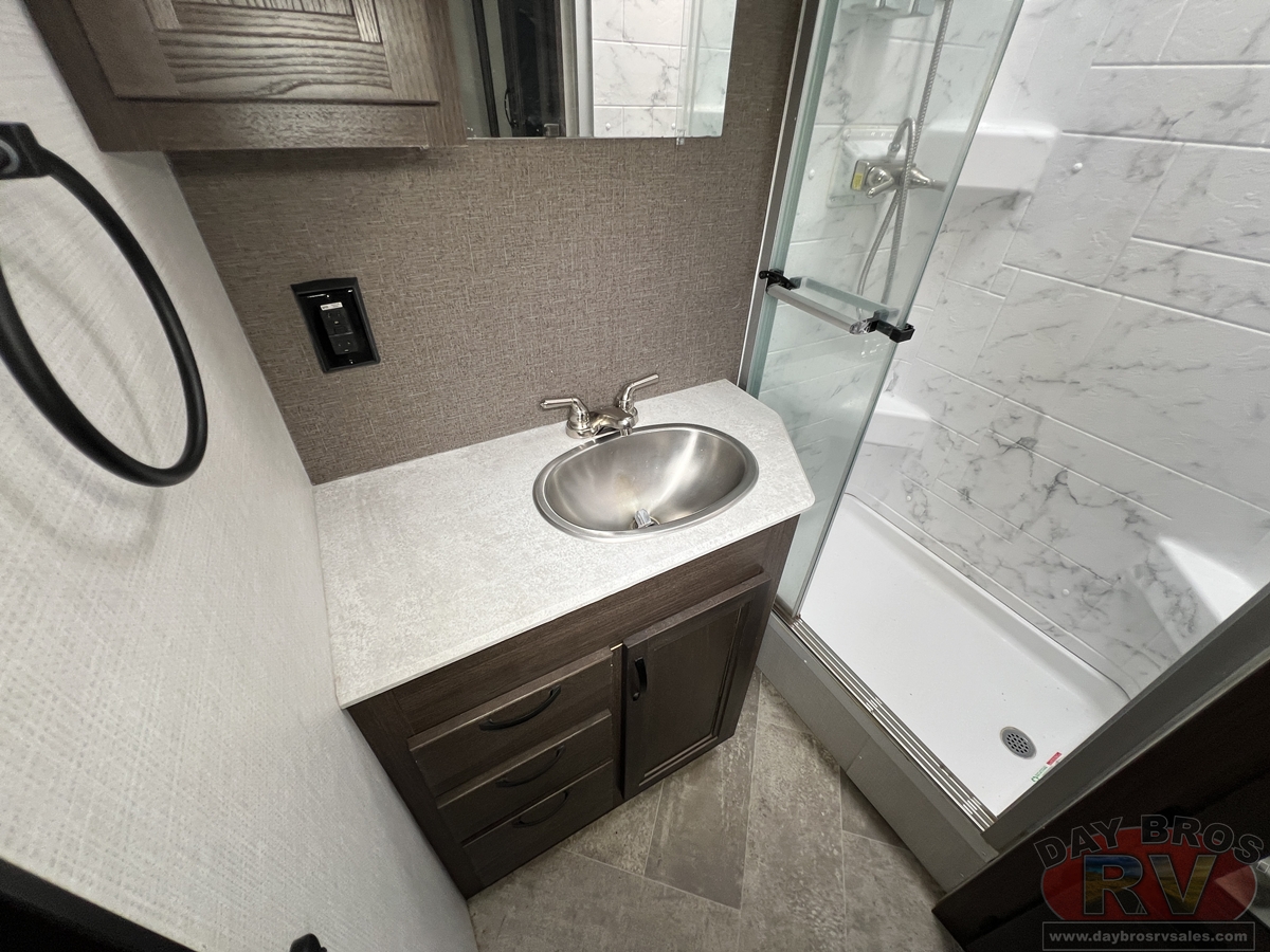 2021 Winnebago Voyage Fifth Wheel