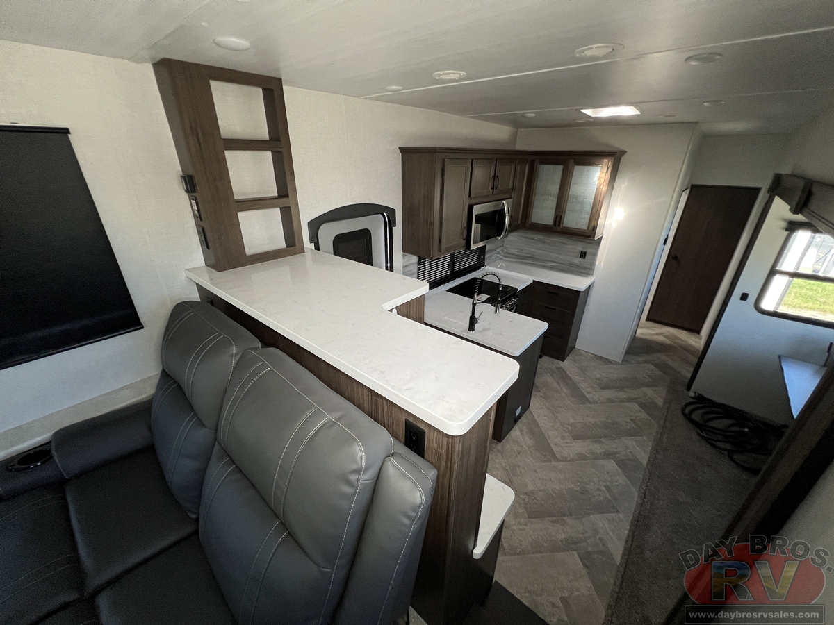 2021 Winnebago Voyage Fifth Wheel