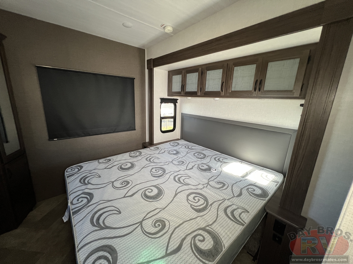 2021 Winnebago Voyage Fifth Wheel
