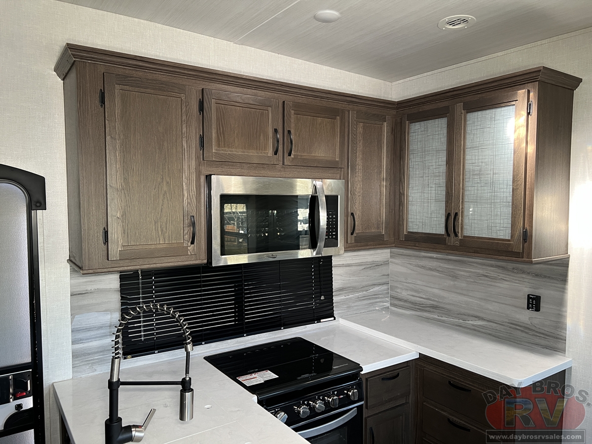 2021 Winnebago Voyage Fifth Wheel