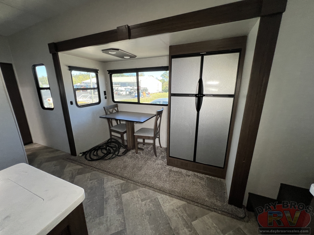 2021 Winnebago Voyage Fifth Wheel