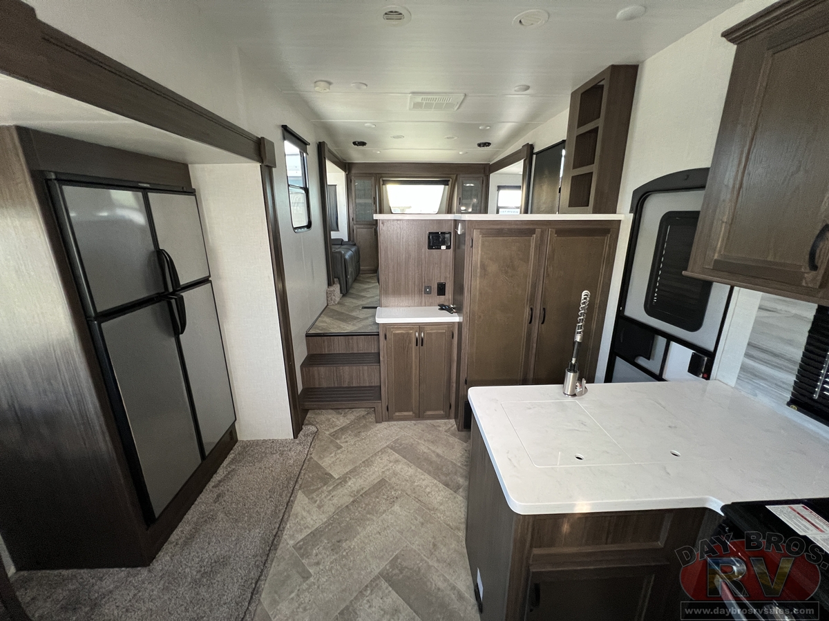 2021 Winnebago Voyage Fifth Wheel
