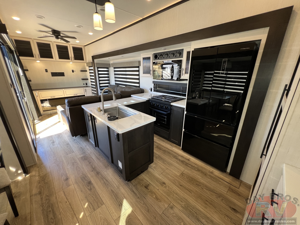 2025 Forest River Sabre 33RLP Fifth Wheel