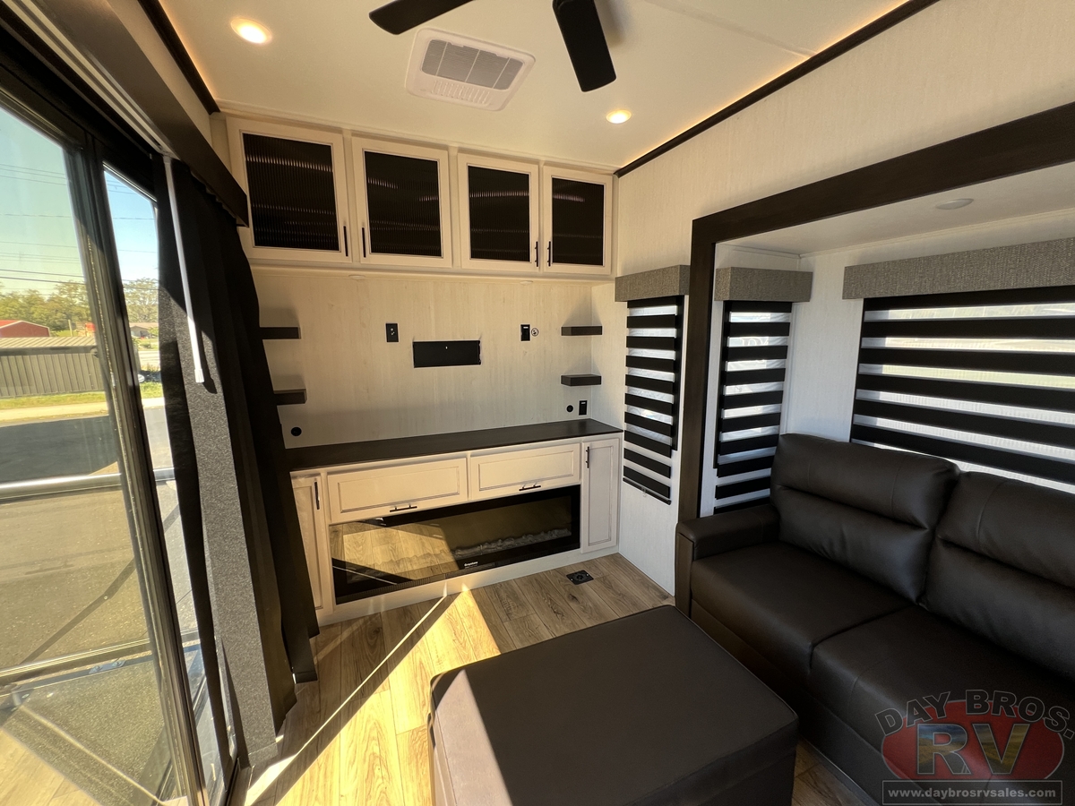 2025 Forest River Sabre 33RLP Fifth Wheel