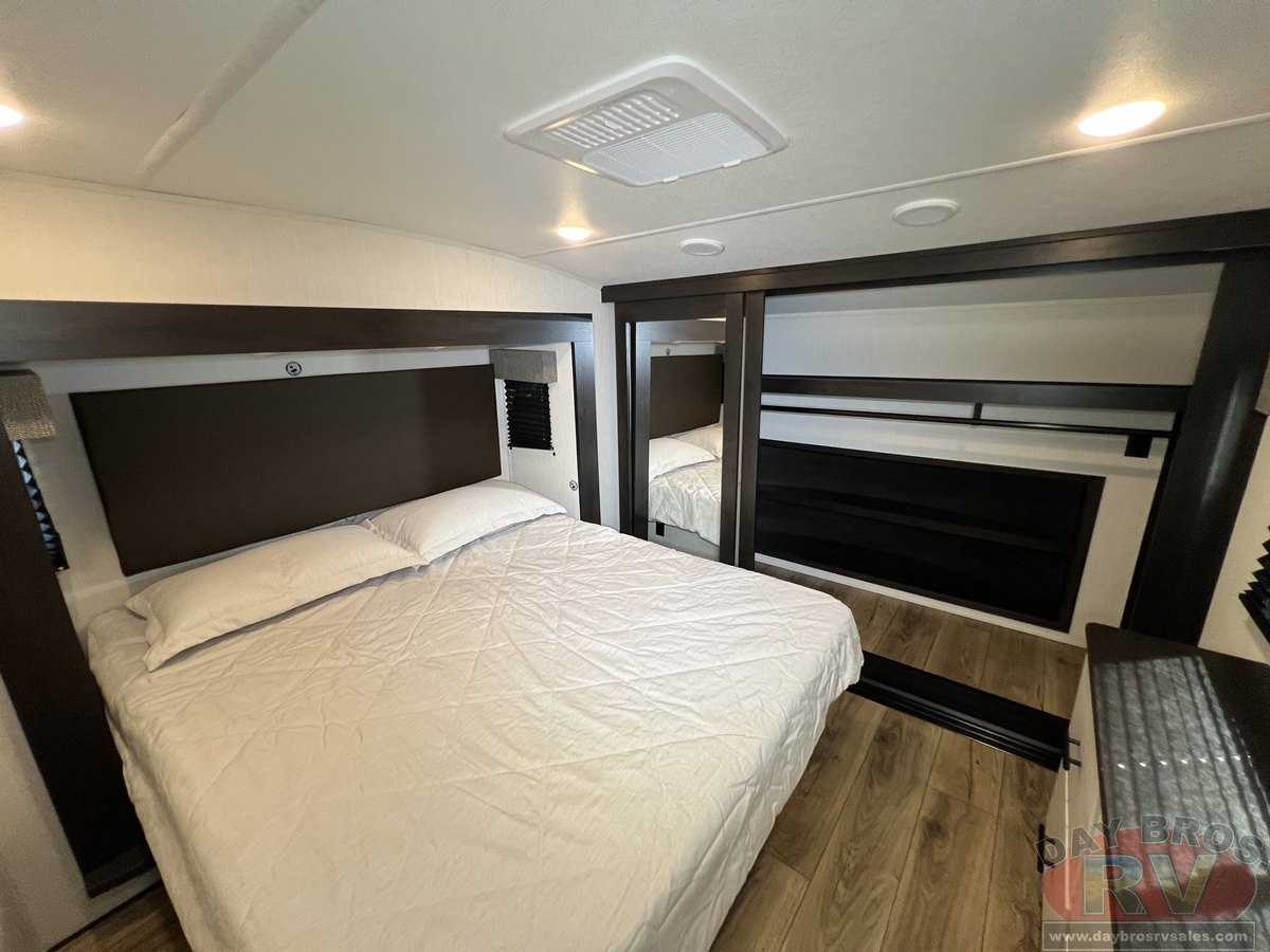 2025 Forest River Sabre 33RLP Fifth Wheel