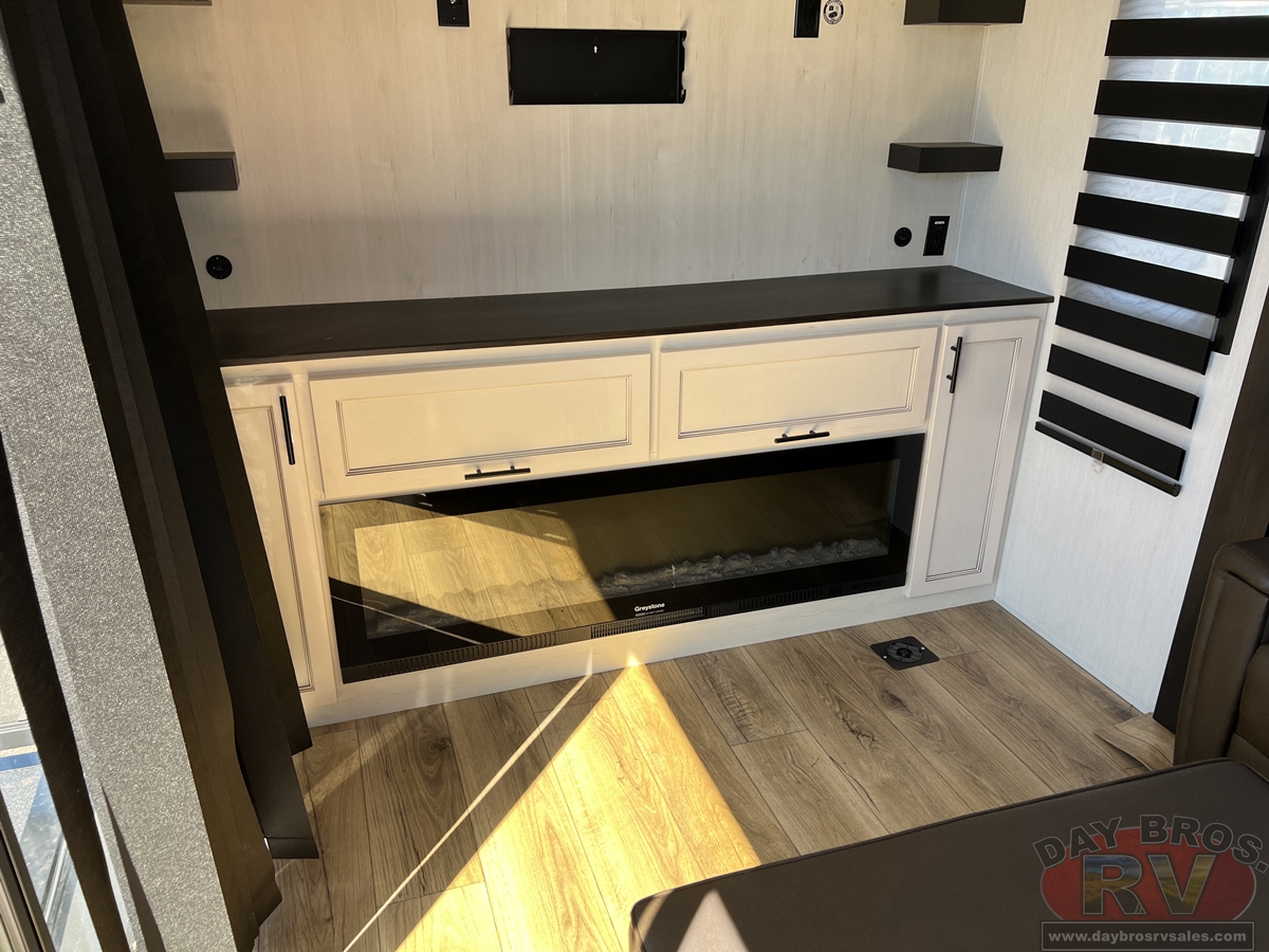 2025 Forest River Sabre 33RLP Fifth Wheel