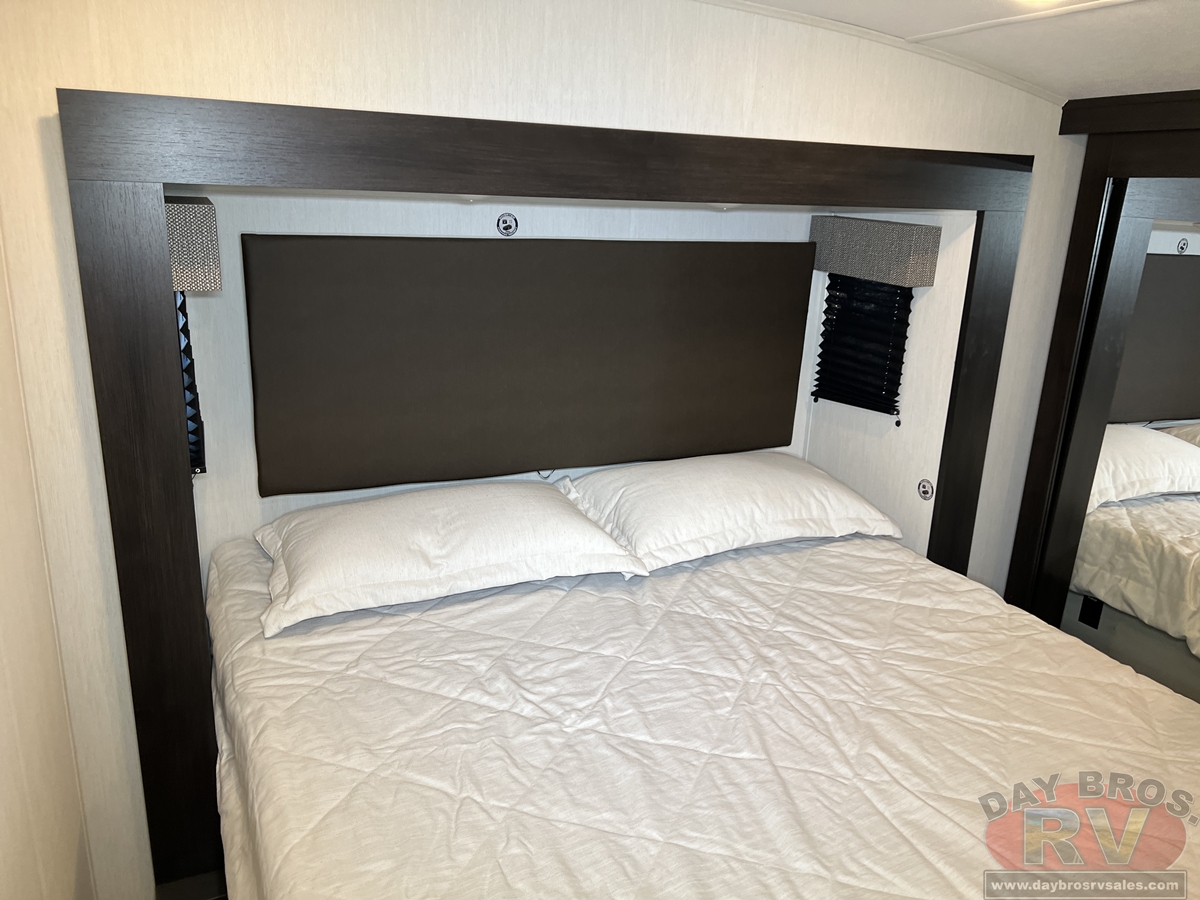 2025 Forest River Sabre 33RLP Fifth Wheel