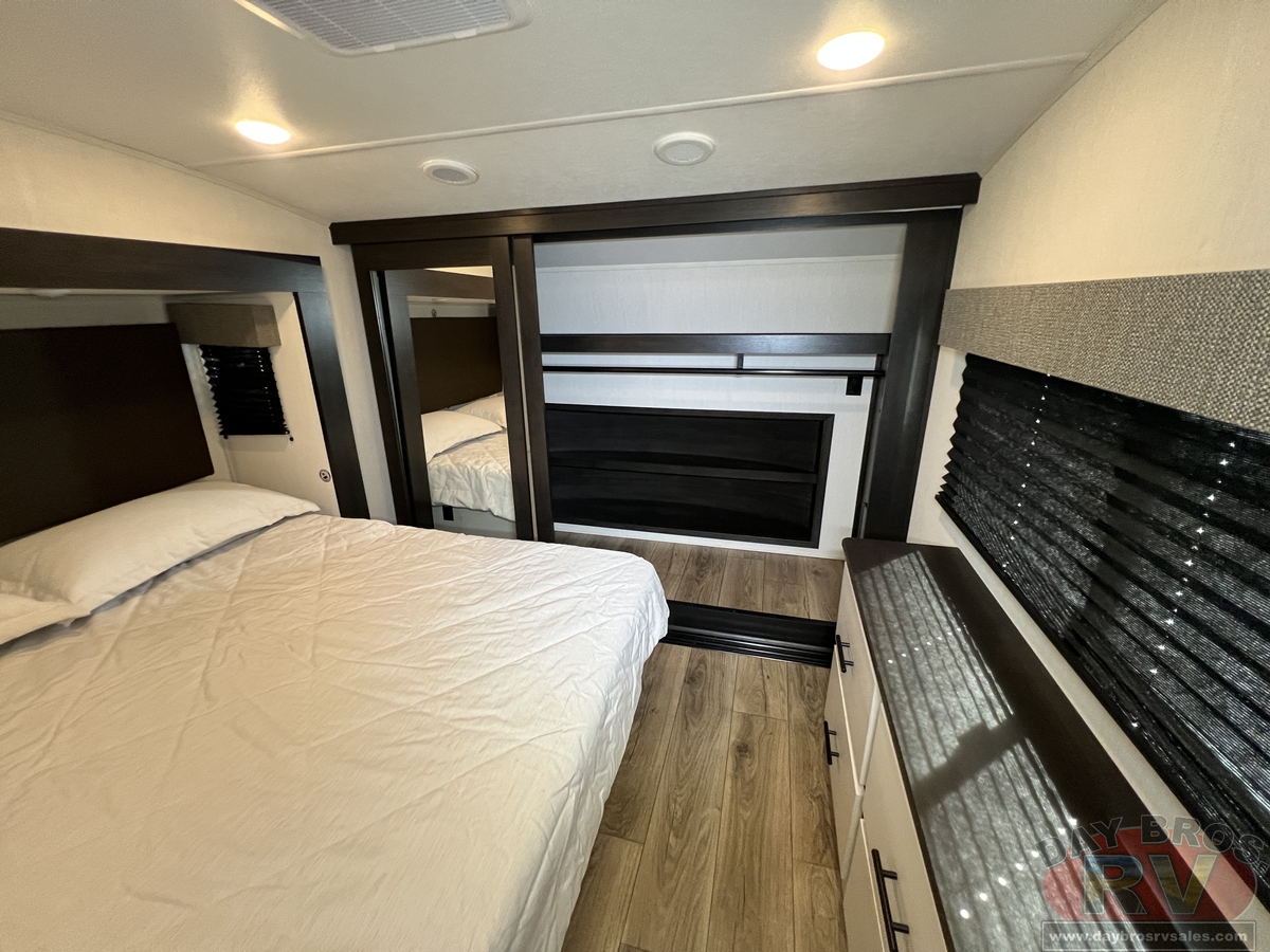 2025 Forest River Sabre 33RLP Fifth Wheel