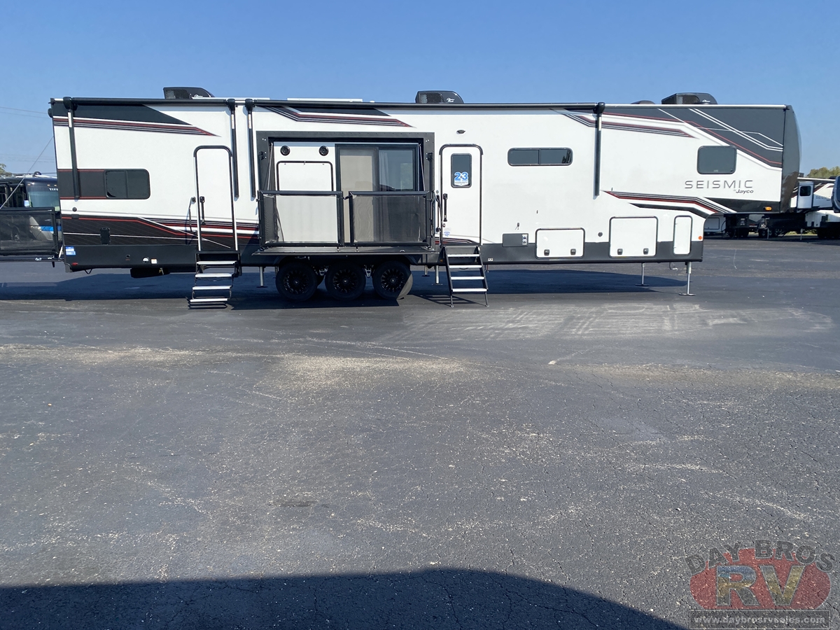 2027 Jayco Seismic Fifth Wheel Toy Hauler 413 Toy Hauler Fifth Wheel