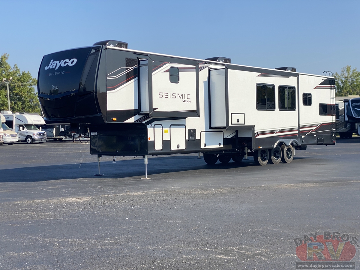 2027 Jayco Seismic Fifth Wheel Toy Hauler 413 Toy Hauler Fifth Wheel