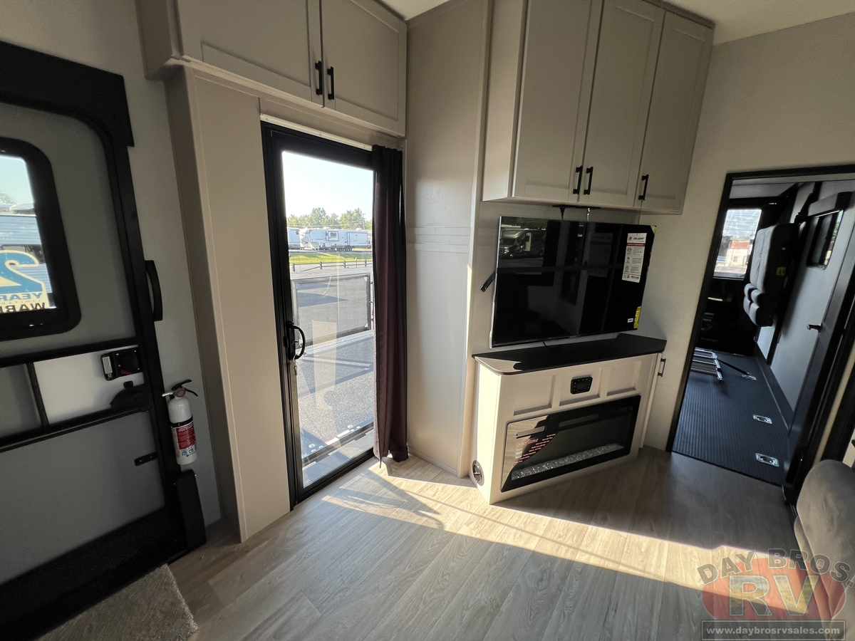 2027 Jayco Seismic Fifth Wheel Toy Hauler 413 Toy Hauler Fifth Wheel