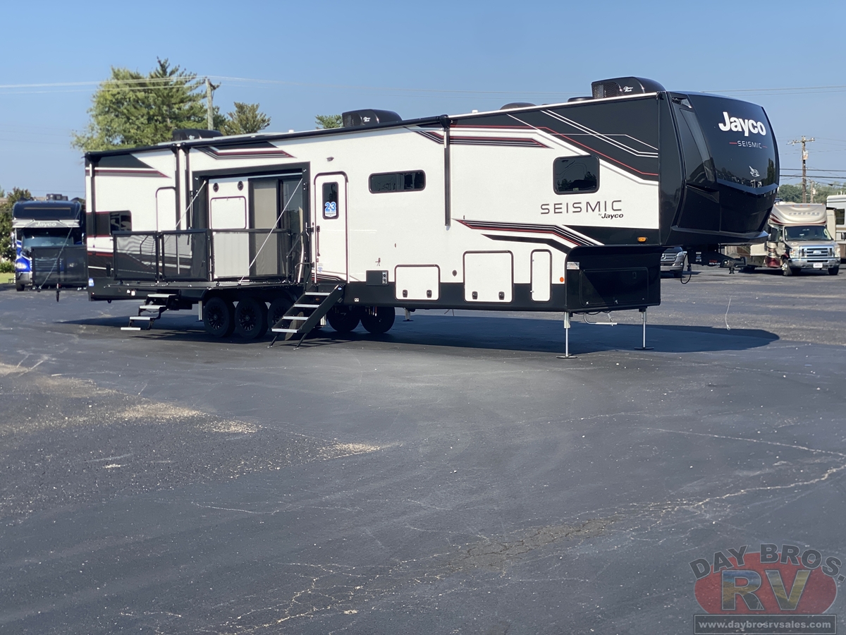 2027 Jayco Seismic Fifth Wheel Toy Hauler 413 Toy Hauler Fifth Wheel