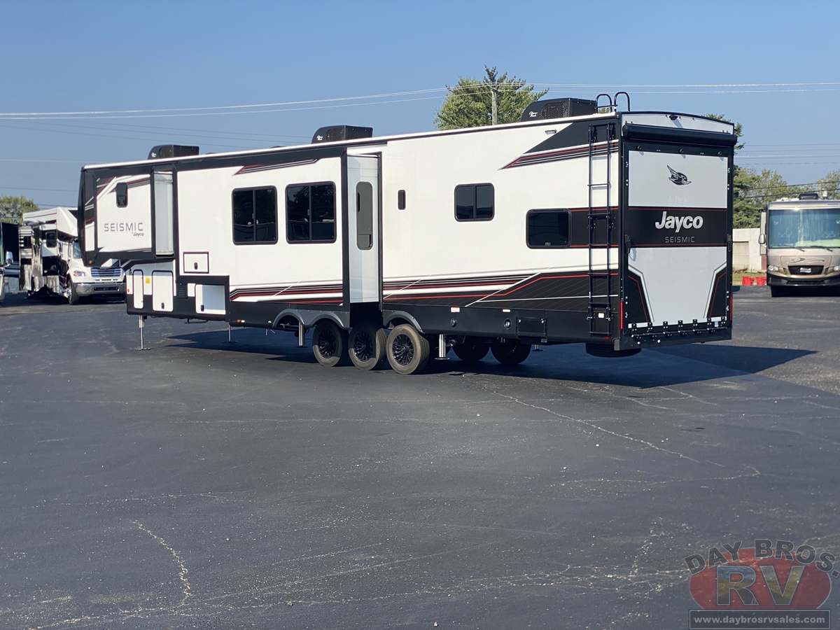 2027 Jayco Seismic Fifth Wheel Toy Hauler 413 Toy Hauler Fifth Wheel