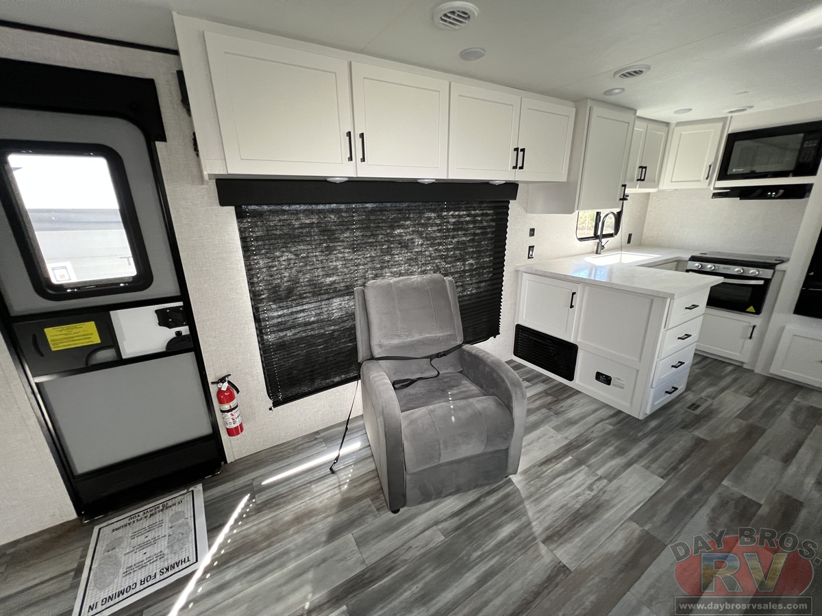 2025 Jayco Jay Flight SLX 290RKS Travel Trailer
