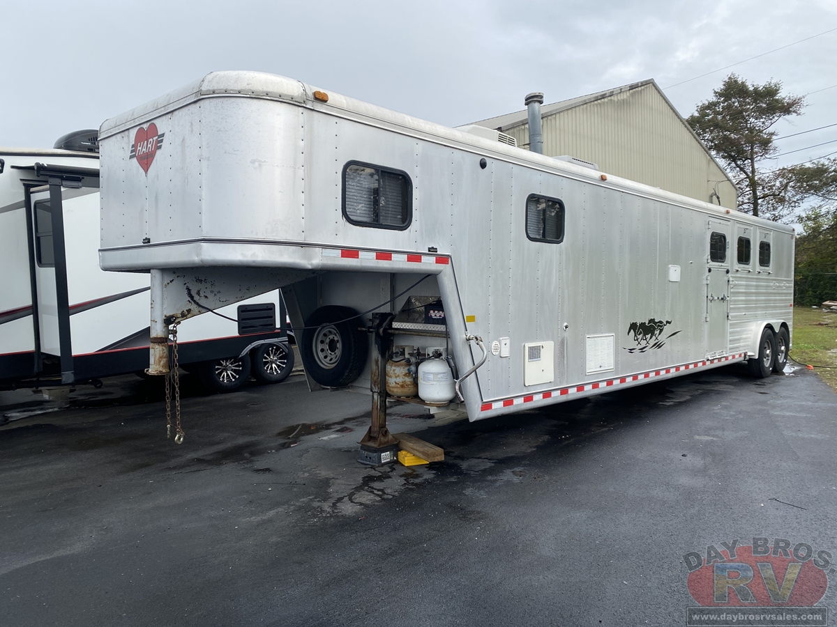 1994 Hart Trailers Aluminum Deluxe Slant Horse Trailer