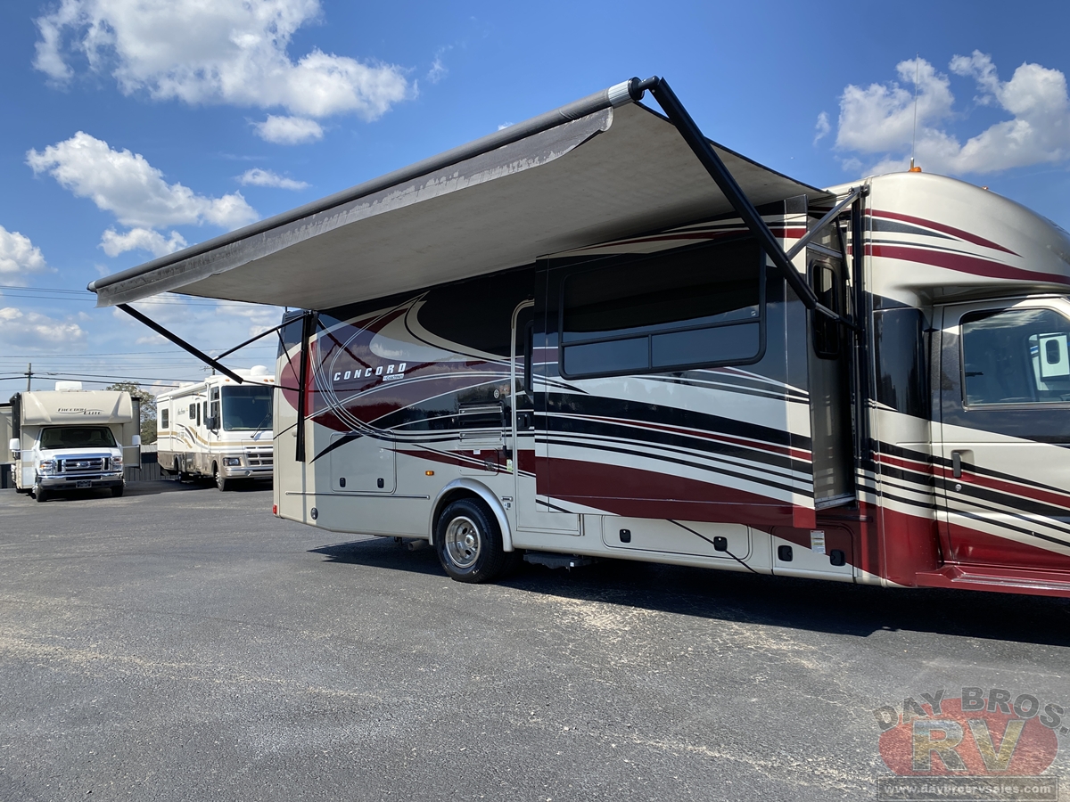 2015 Coachmen Concord 300TS Ford Motorhome