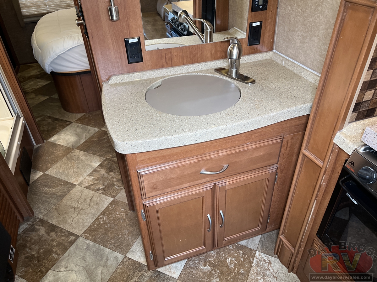 2015 Coachmen Concord 300TS Ford Motorhome