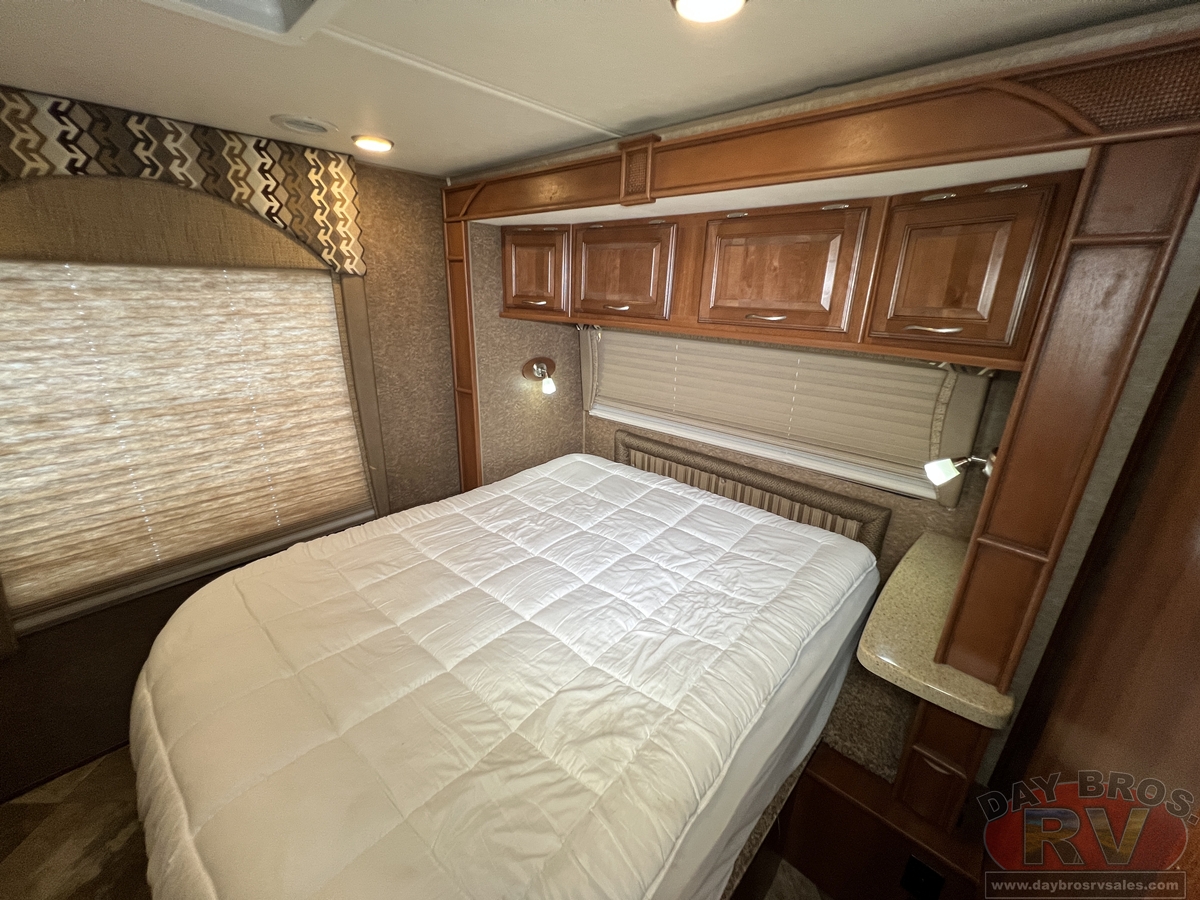 2015 Coachmen Concord 300TS Ford Motorhome