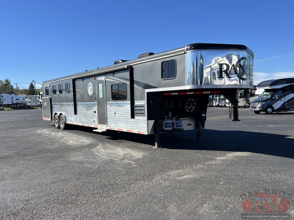 2019 Bison Coach Ranger Horse Trailer