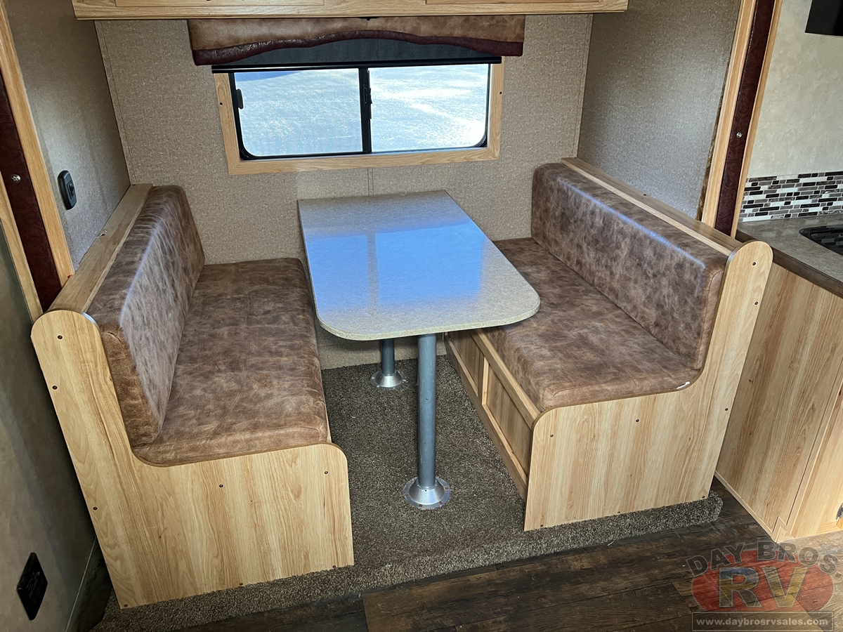 2019 Bison Coach Ranger Horse Trailer