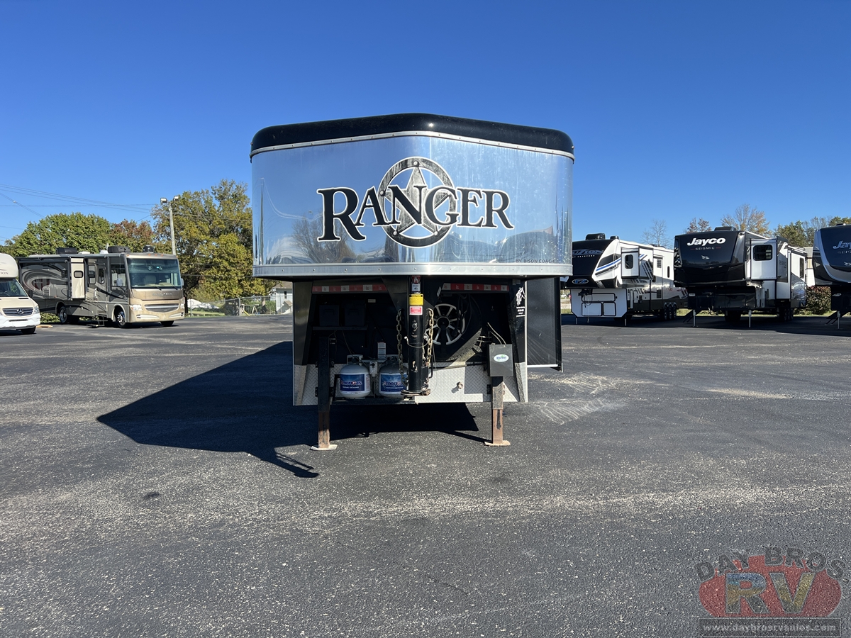 2019 Bison Coach Ranger Horse Trailer