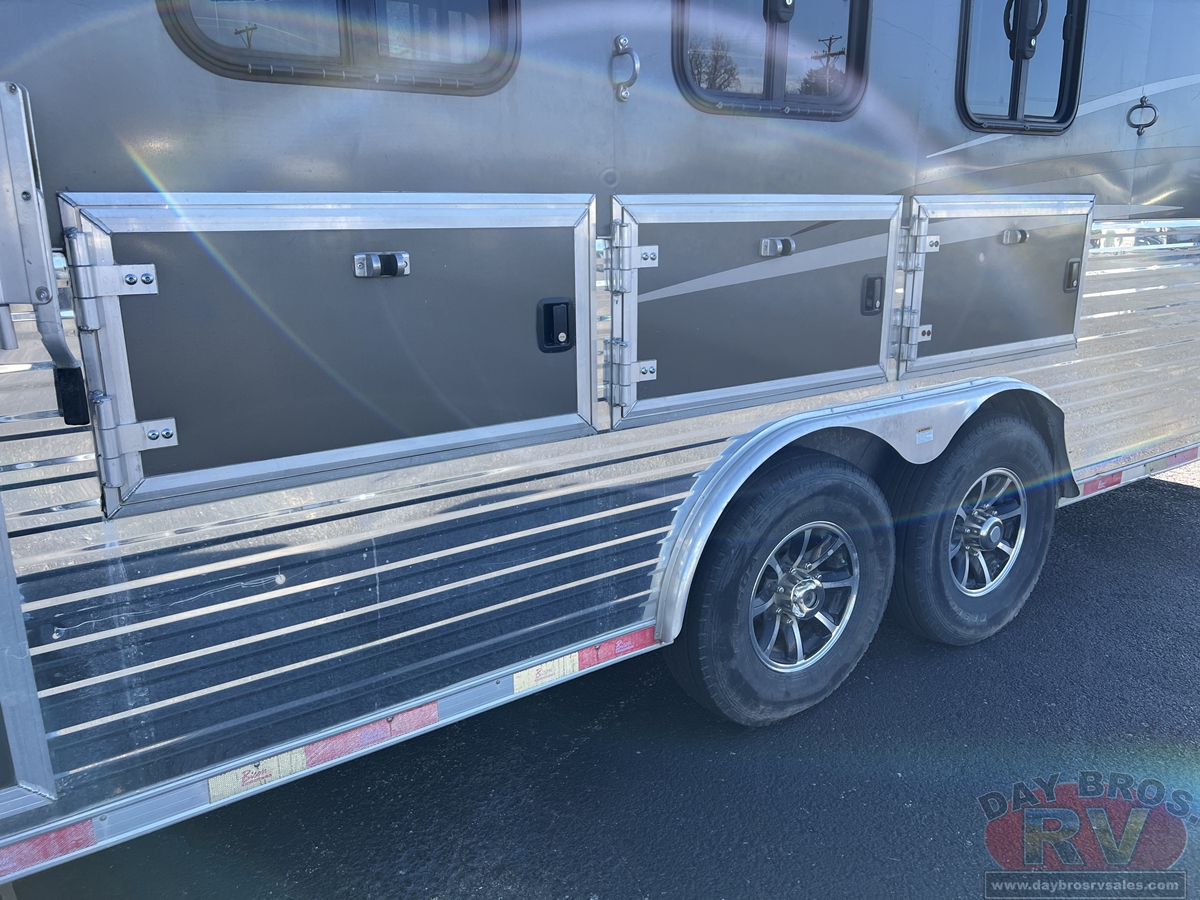 2019 Bison Coach Ranger Horse Trailer