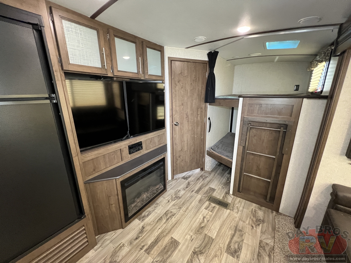 2020 Keystone RV Cougar Half-Ton 29BHS Travel Trailer
