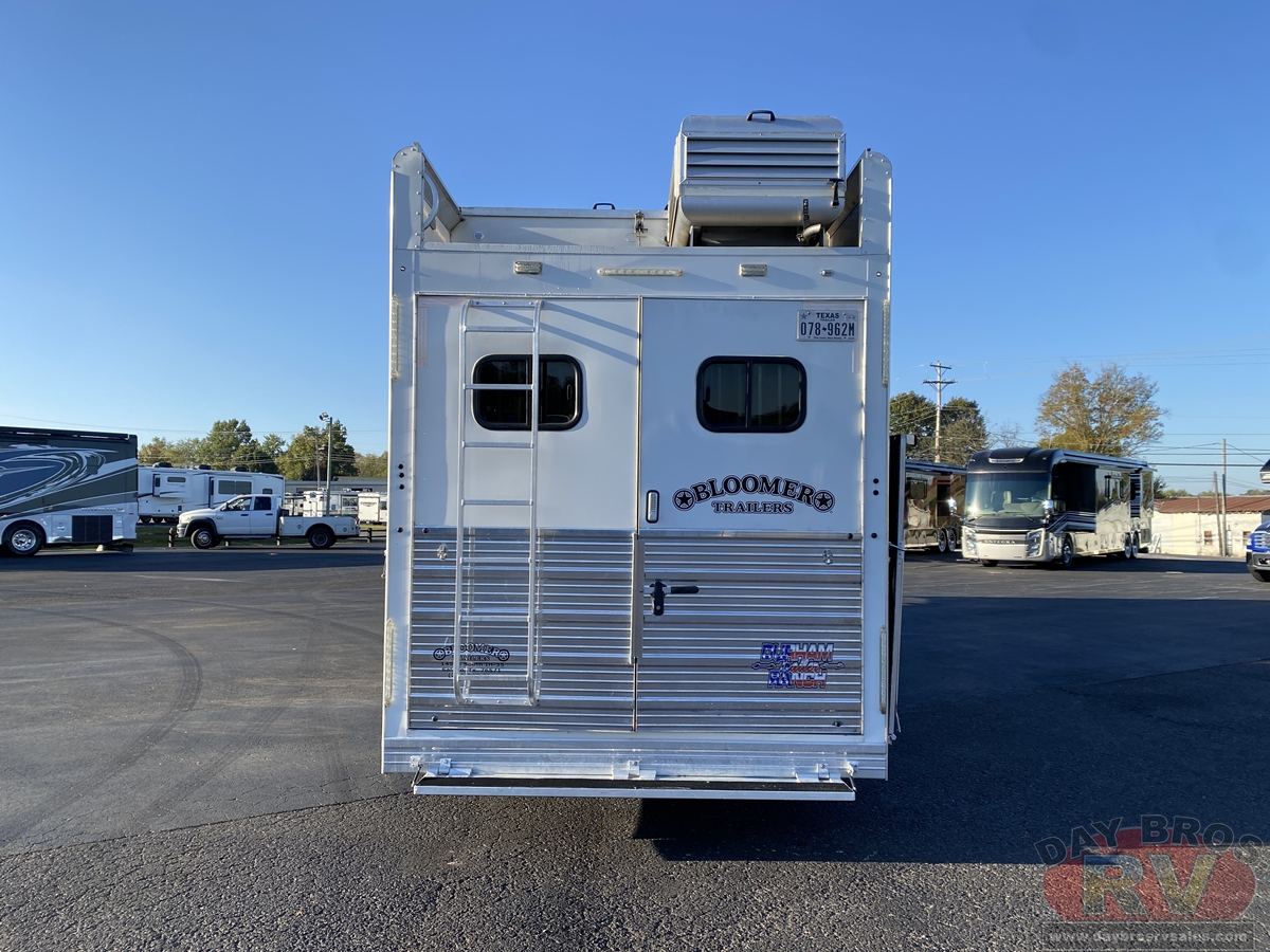 2021 Bloomer Trailers Evolution Outlaw Conversion Horse Trailer