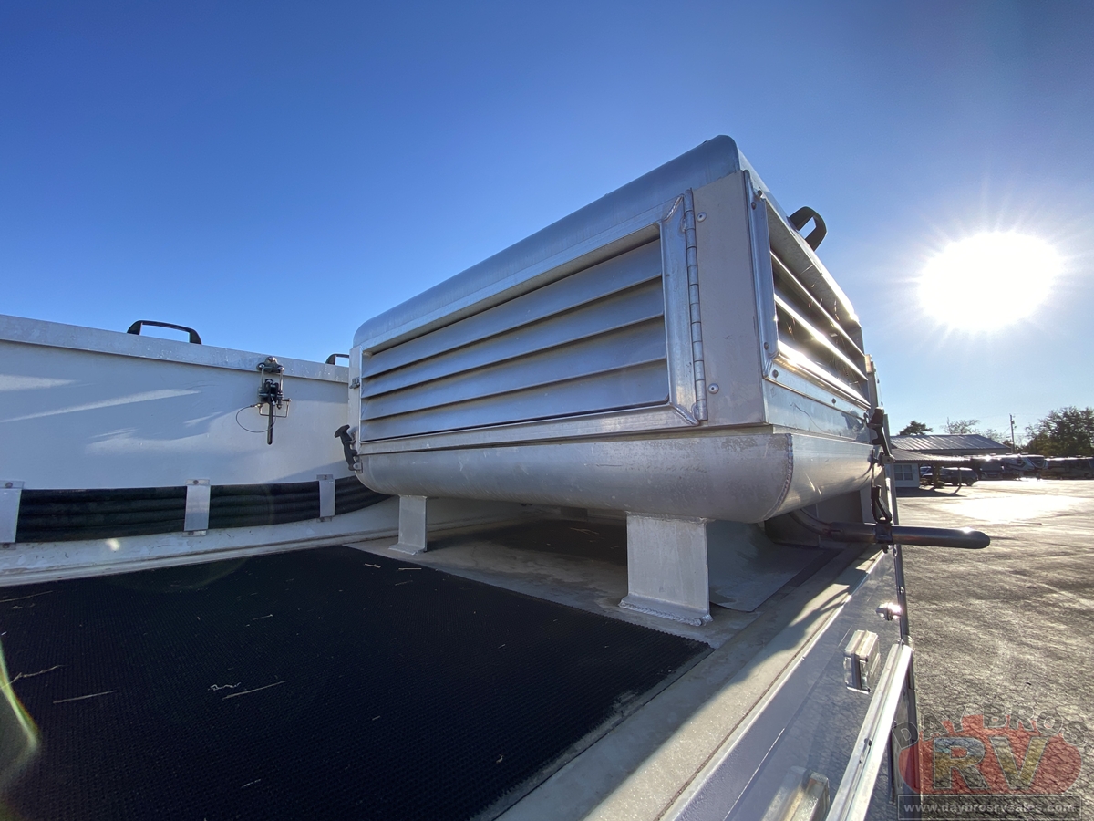 2021 Bloomer Trailers Evolution Outlaw Conversion Horse Trailer