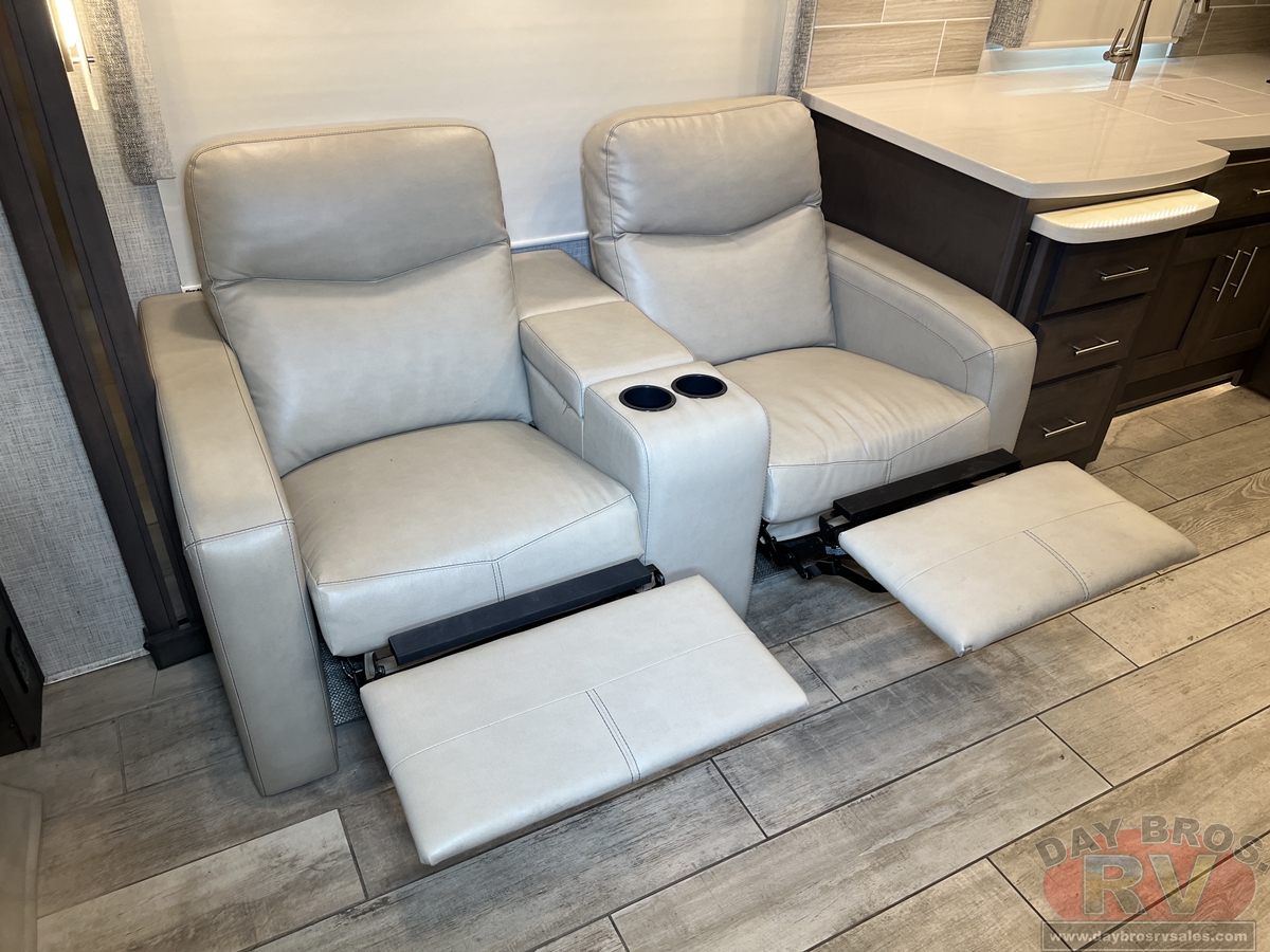 2022 Thor Motor Coach Aria Motorhome