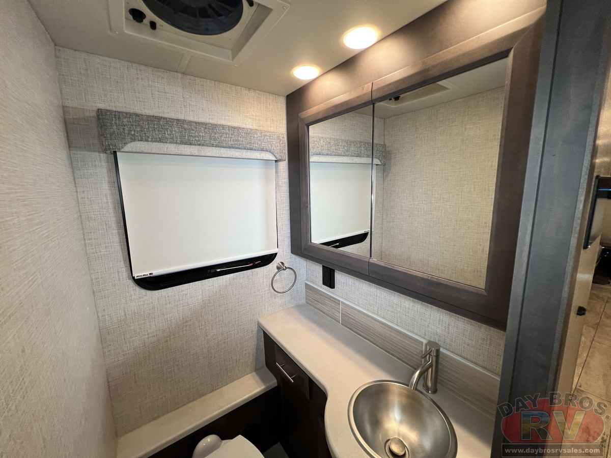 2022 Thor Motor Coach Aria Motorhome
