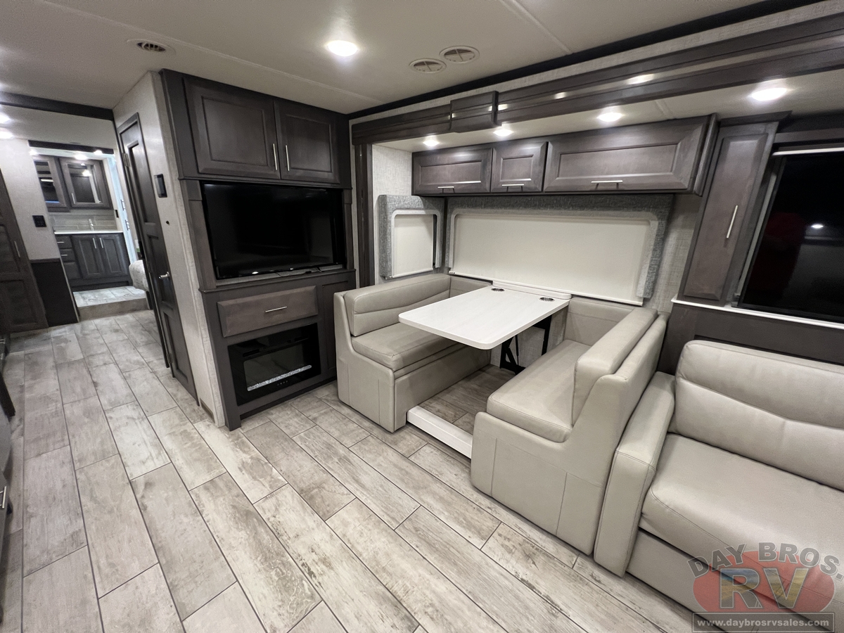2022 Thor Motor Coach Aria Motorhome