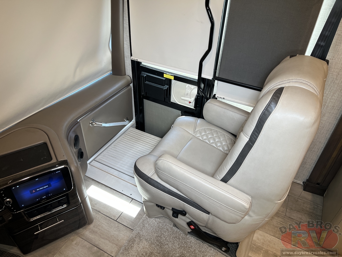 2022 Thor Motor Coach Aria Motorhome