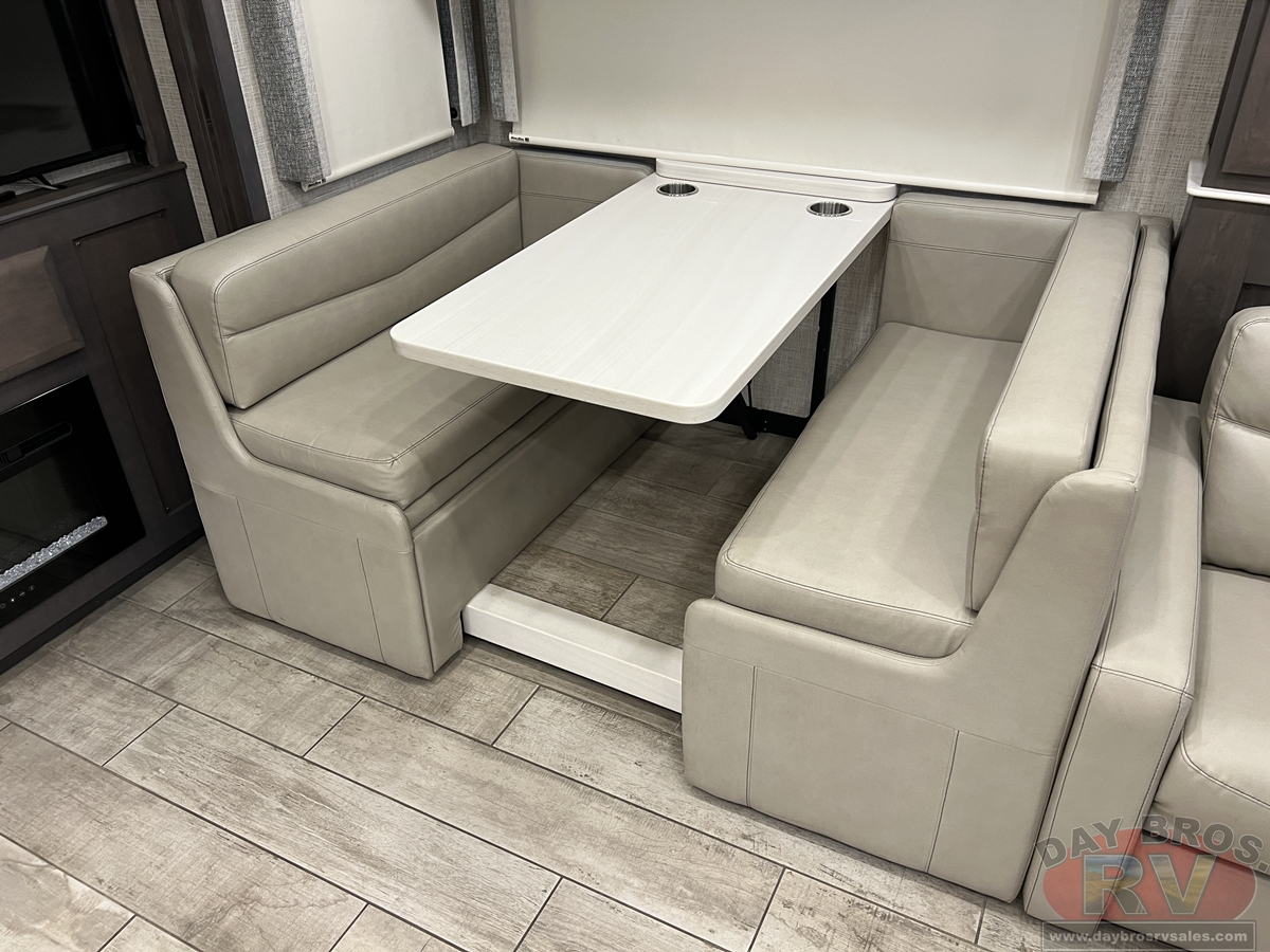 2022 Thor Motor Coach Aria Motorhome