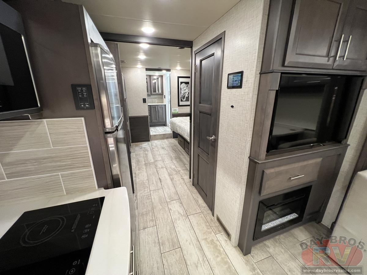 2022 Thor Motor Coach Aria Motorhome