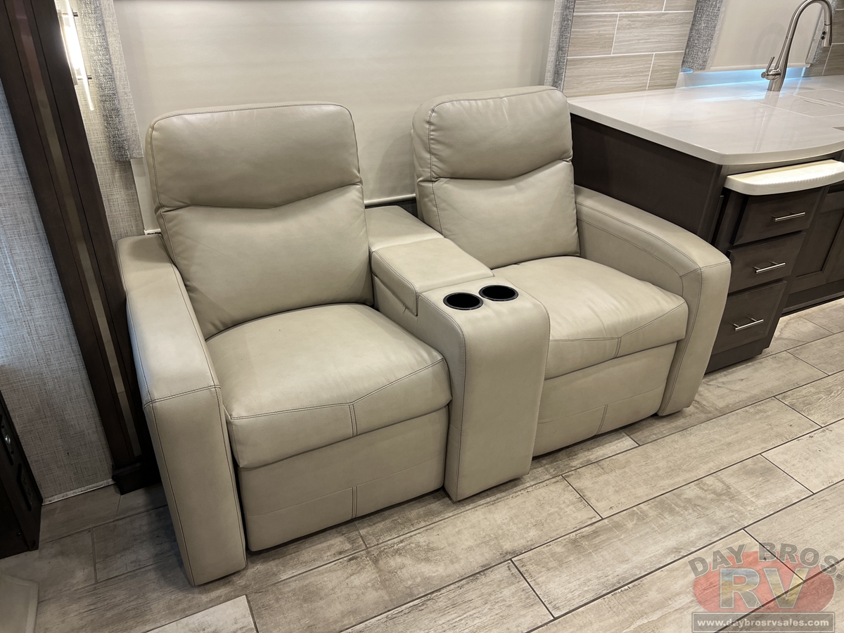 2022 Thor Motor Coach Aria Motorhome