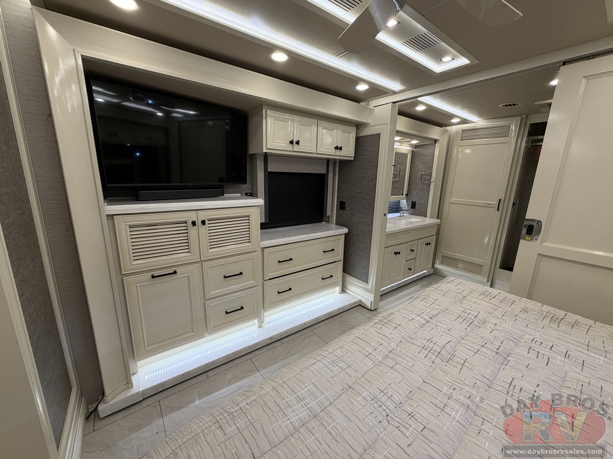 2022 Tiffin Motorhomes Allegro Bus Motorhome