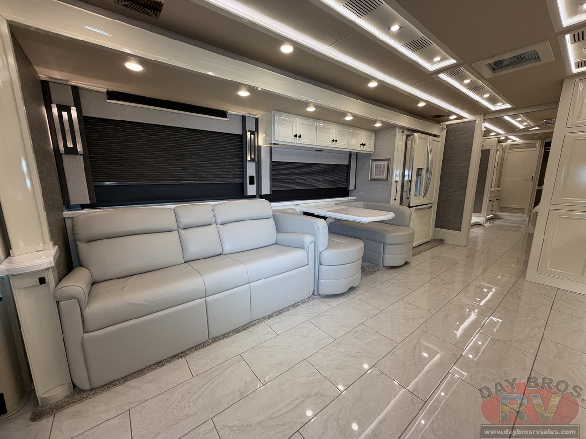 2022 Tiffin Motorhomes Allegro Bus Motorhome