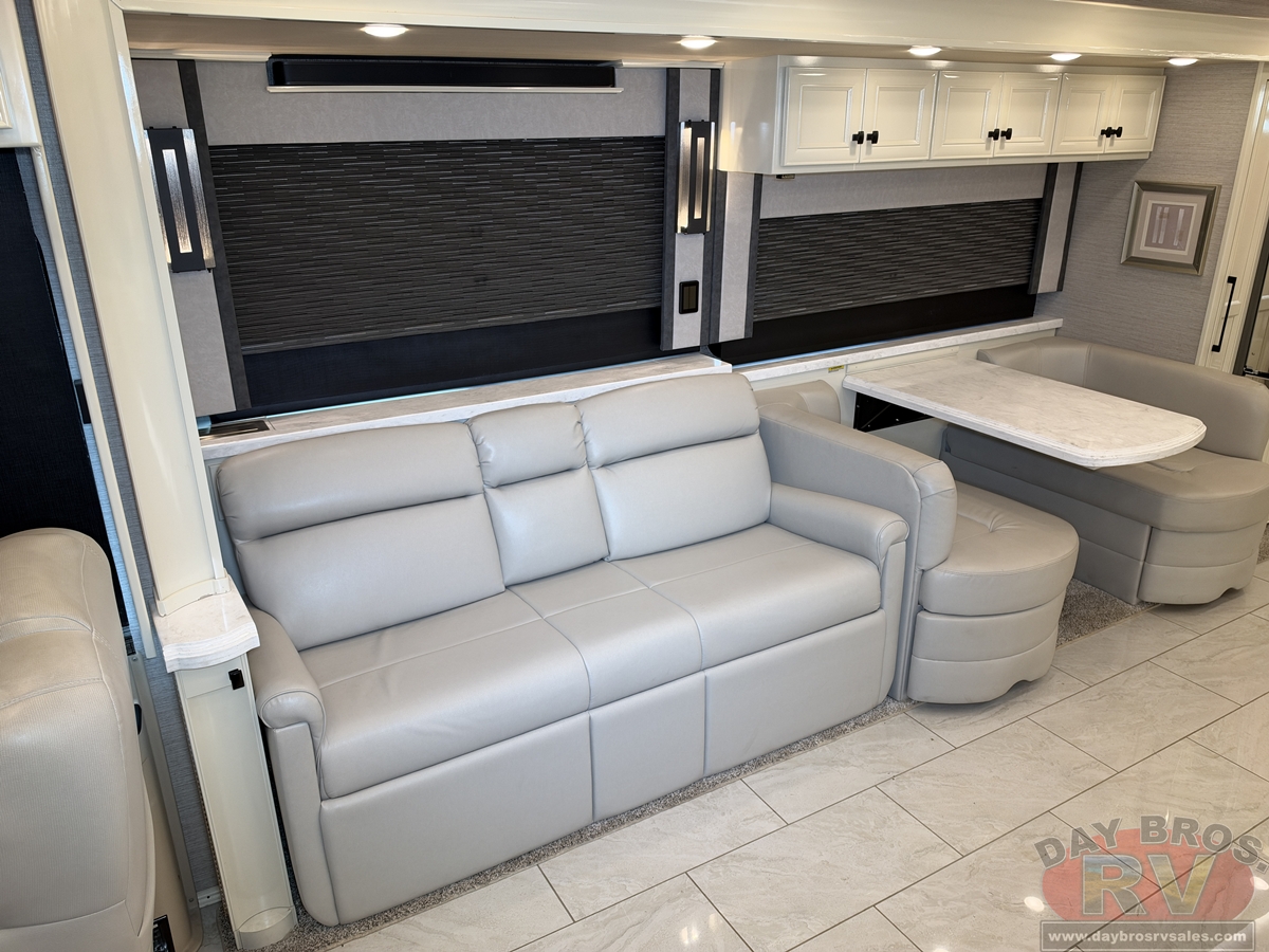 2022 Tiffin Motorhomes Allegro Bus Motorhome