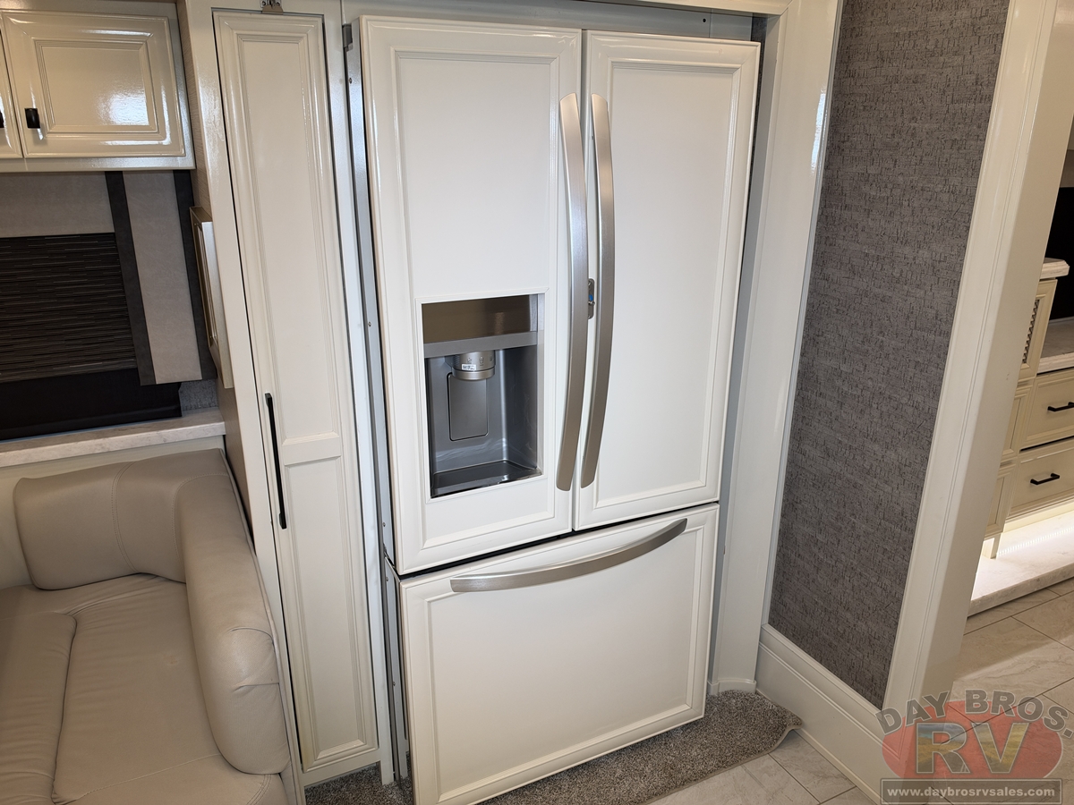 2022 Tiffin Motorhomes Allegro Bus Motorhome