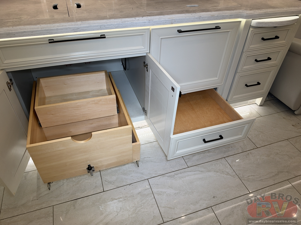 2022 Tiffin Motorhomes Allegro Bus Motorhome