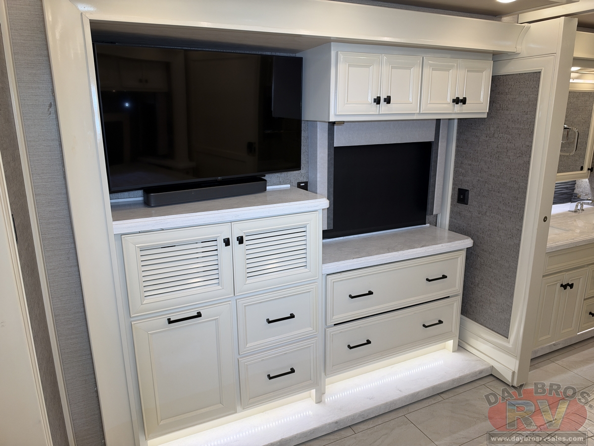 2022 Tiffin Motorhomes Allegro Bus Motorhome
