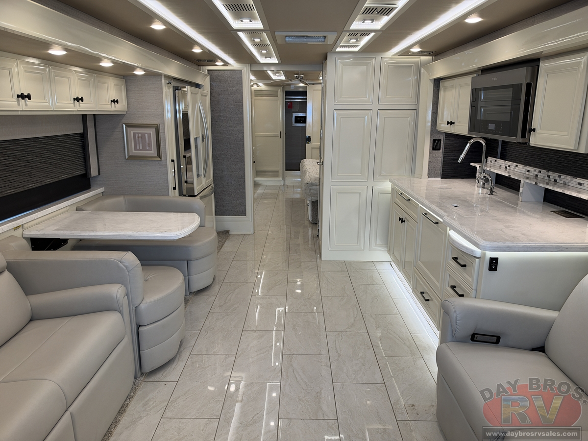 2022 Tiffin Motorhomes Allegro Bus Motorhome