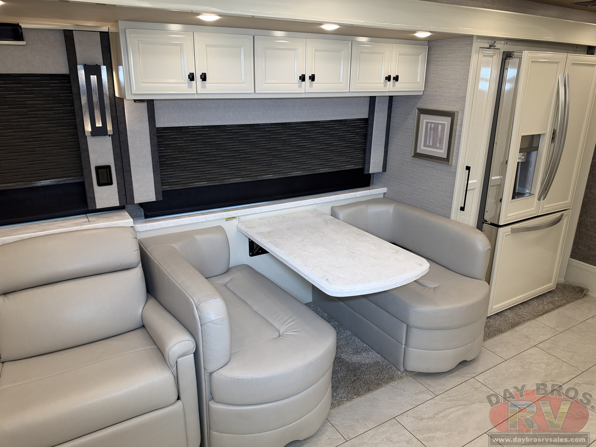 2022 Tiffin Motorhomes Allegro Bus Motorhome